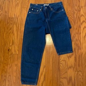Levi’s size 27